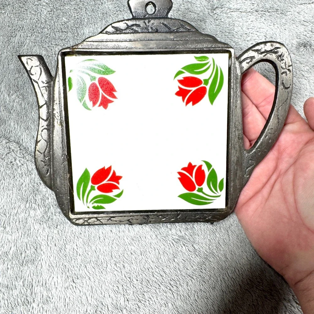 Vintage Taiwan Cast Iron Teapot Trivet Red Tulip‎ Ceramic Tile Wall Hanging